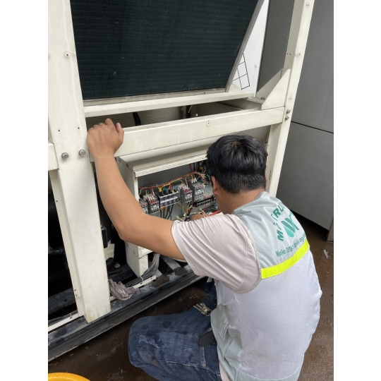 DỰ ÁN: ĐẠI TU VÀ BẢO TRÌ CHILLER GIẢI NHIỆT GIÓ 13HP NHÀ MÁY CONSTANTIA (KCN TÂN BÌNH)