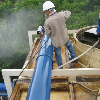 TẨY RỬA - VỆ SINH RONG RÊU THÁP GIẢI NHIỆT